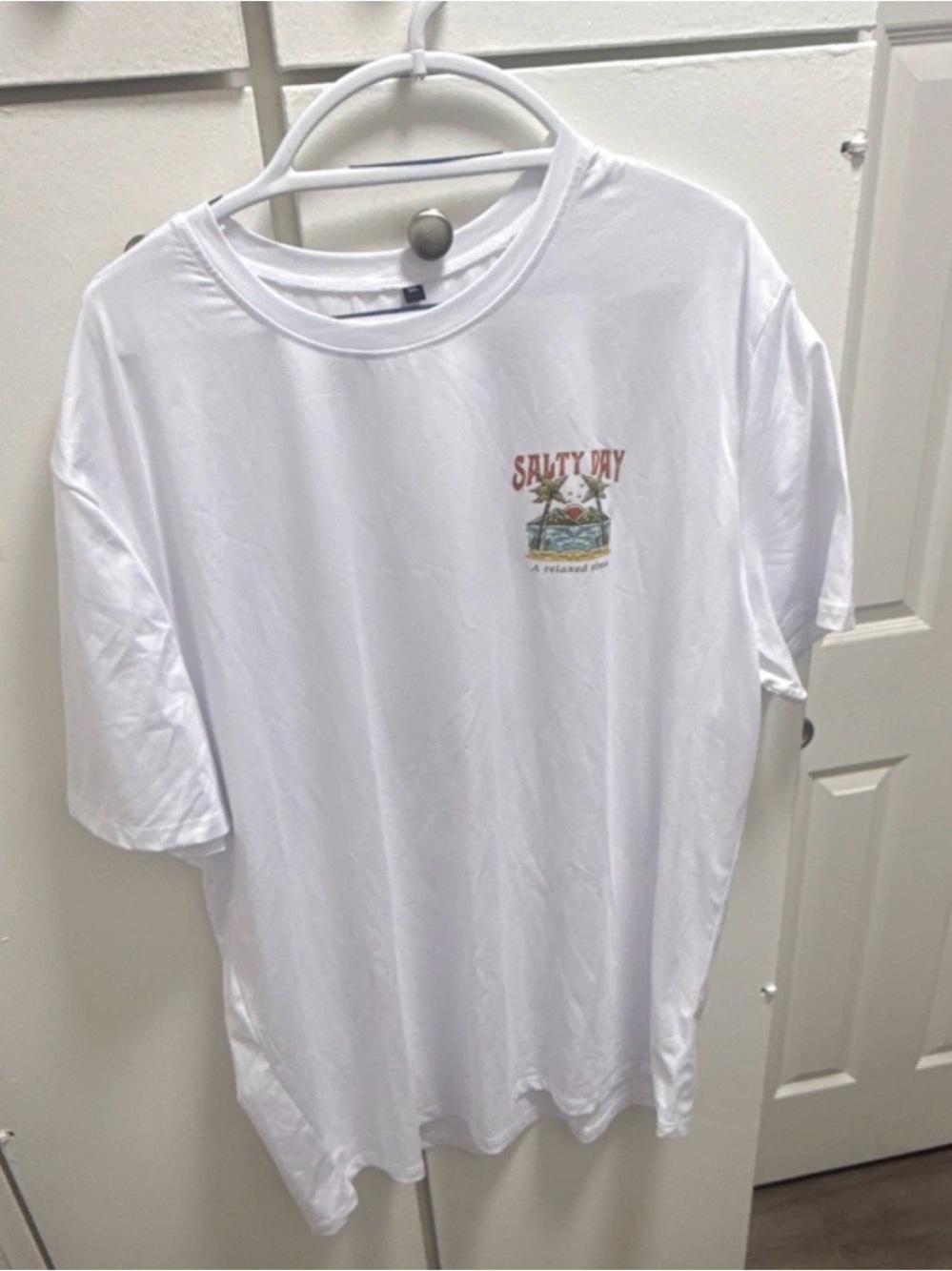 Men's White Graphic Tee - Relaxed Beach Design